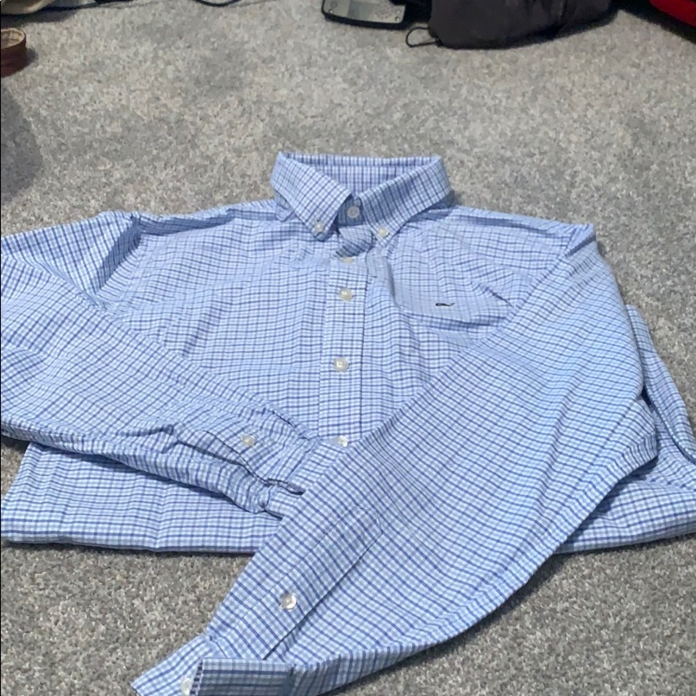 Young men’s Vineyard Vines shirt